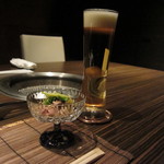 生ビールと前菜