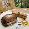のぐちやBakery - 左:ショコラ 220円　右:安納芋 220円