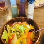 ハッピーパスタ1231 - お豆のサラダ  冷えっひえで❤️ ドレッシングが3種  バジル  オニオン  ゴマ  3種を味わっちゃいました！贅沢