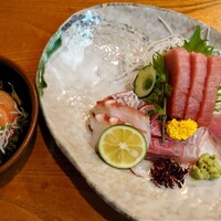 浅草 魚料理 遠州屋 - 刺盛り(4点盛り)とお通し。
                    