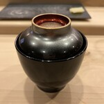 鮨 大門 - 美しく磨かれたお椀もポイント高いです。