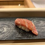 鮨 大門 - 相方さん悶絶の宮城県塩竈産 鮪。もはや、とろけるお肉です！