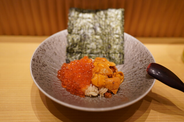 Manten Sushi Marunochi photo 3