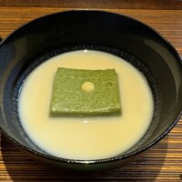 室町 唯 - 