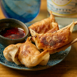 沖縄料理も創作料理も楽しめる。コースは飲み放付3500円〜！