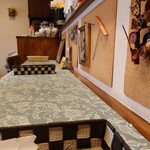 シャンティ - 厨房前のカウンター席。