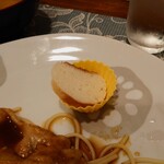 シャンティ - 管理が行き届いていると思われる、しっとりとした提供状態からして、これも提供時にカットしてくれています。