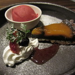 秋田牛玄亭 - デザート　マンゴーのタルトとクランベリーのシャーベット