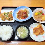 なが勢 - おかず４品 400円
                                ご飯(味噌汁つき) 100円
