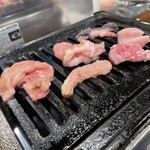 そこに肉はあるんか - 