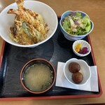 レストラン 四季彩 - 日替わり：天丼全景