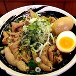 俺の中華たなか家 - 「醤油ホルモン」が「Bonus味玉」を引き連れ着丼＼(^o^)／