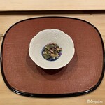 御料理 寺沢 - グリーンアスパラ､スナップ豌豆､椎茸､芋茎の胡麻和え