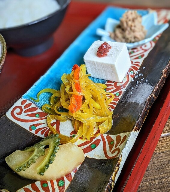 ソーキ定食いりくんやぁ>