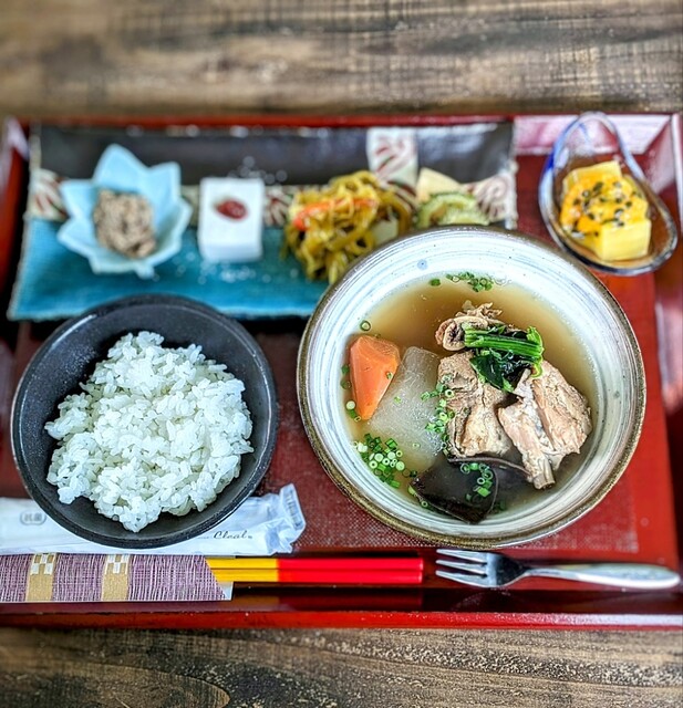 ソーキ定食いりくんやぁ>