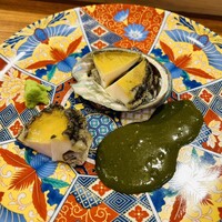 肉割烹 五平 - 鮑の酒蒸し 肝ソース添え