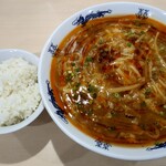 中華麺キッチン まくり 澄川店 - 酸辣麺（スーラーメン）＆平日のランチタイムは2杯まで無料のミニライス