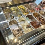 牛小屋のアイス - アイスはどれも個性的で、見てるだけで嬉しい。