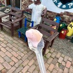 牛小屋のアイス - いちご大福のお餅。写真がわかりづらくてごめんなさい。