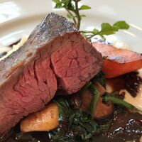 特選牛のロティ　濃厚黒トリュフソース