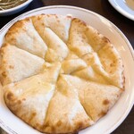 インド料理専門店 マサラ・マスター - チーズナン