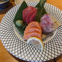 大山鶏と鮮魚 居酒屋 まいか - 【鮮魚3種盛り合わせ】