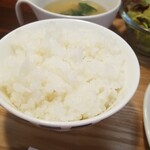 キッチン ブルー グローブ - ご飯大盛りのアップ