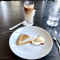 THE COSMOPOLITAN GRILL BAR TERRACE - 