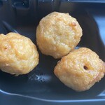 ワタナベ食品 直売店 - 2024/06/14
      カツ丼 400円
      まかない焼鳥丼 400円
      唐揚げ弁当 450円