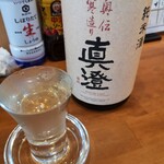 釣りあじ食堂 - 日替わり冷酒。開栓してもらいました