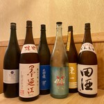 居酒屋 ろぼう - 約30種類もの日本酒ございます。隠し酒もありますので、ご希望の方はお声がけください。