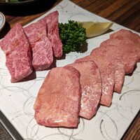 焼肉一頭両騨 町田本店 - 
