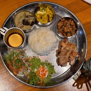 エムスリーアイオーユー_0