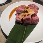 炭火焼肉酒家 牛亭 - 厚切りロース