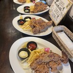 旨唐揚げと居酒メシ ミライザカ - 唐揚げ？デッカイ