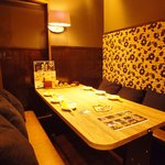 Izakaya Domadoma - 落ち着いた照明はまさに和みの空間※系列店