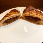 ル・グルニエ・ア・パン - ショソン オ ポンム　カット