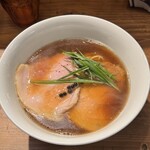 いかれたヌードル フィッシュトンズ - 木桶醤油らぁ麺