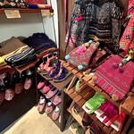 カフェモン - アジアンなアパレルやサンダルもイイ感じ♪