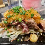 酒と飯 たまる食堂 - 初カツオのたたき