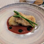 B6 - 緑色は人参の葉を詰めたソース。人参の葉を使い切る方は大好きです