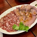 HUB - サラミ、ローストビーフ