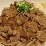 鉄板焼 Baknos - 黒毛和牛たっぷり牛丼