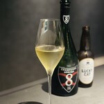 GapricE - Infinite Eight Cuvee No.8 NV Extra Brut  友人がオーダーしたラッキーキャット（ビール）もひと口頂きました♪