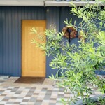 GapricE - 陽が長くなって明るいお店前♡