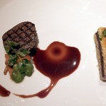 CROWN - 黒毛和牛フィレ肉のグリエ　トリュフ風味のマカロニとクードブフのグラタン　ジロール茸と空豆のフリカッセ　クレソン　