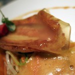 CROWN - カサゴのポワレ　ジュリエンヌドレギュームとサフランのジュレ　ソースポワソンドロッシェ　ルイユのエスプーマ