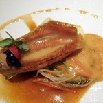 CROWN - カサゴのポワレ　ジュリエンヌドレギュームとサフランのジュレ　ソースポワソンドロッシェ　ルイユのエスプーマ