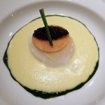 CROWN - ベルギー産フレッシュキャヴィア“オシェトラ”ポテトのムースリーヌを真鯛の燻製香で67℃で火入れした地鶏卵とクレソンのジュ(+￥2,100)