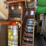 ネパールステーション - 店へ続く階段